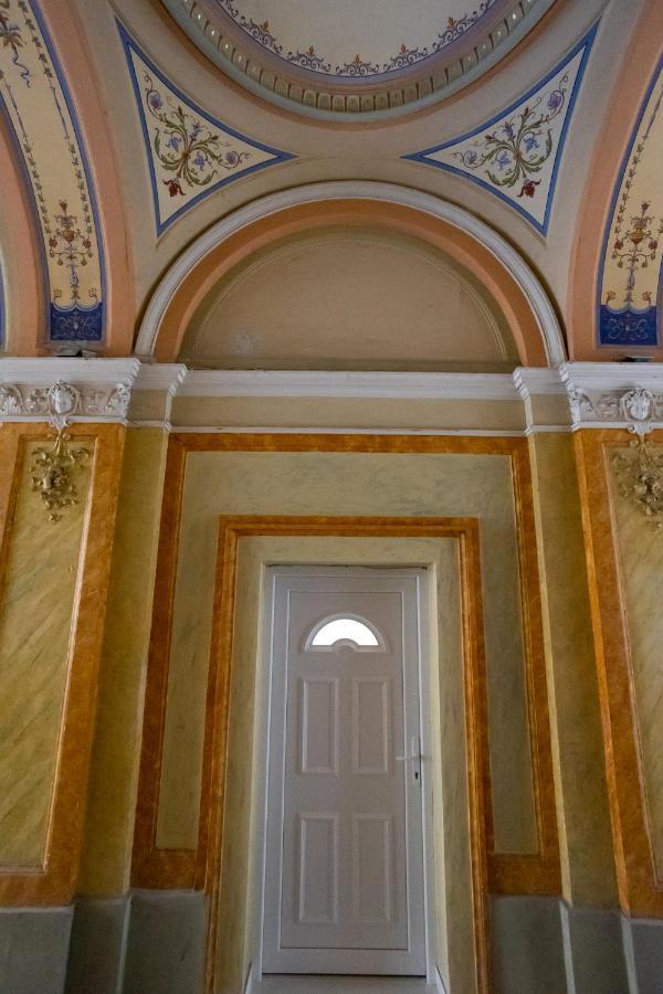 Parliament Exclusive Gallery Budapest Luaran gambar