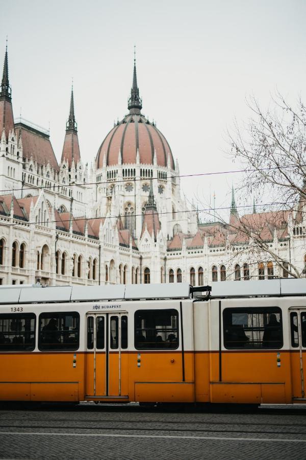 Parliament Exclusive Gallery Budapest Luaran gambar